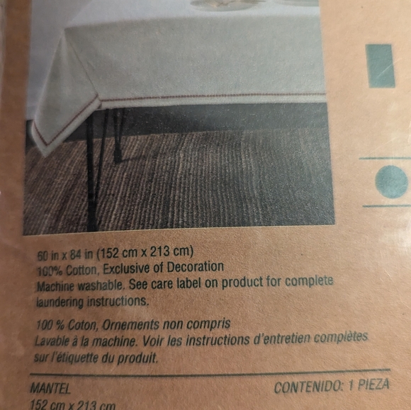 Bee and Willow Snowflake Embroidery Tablecloth 60 x 84 Oblong/Oval tables - Picture 3 of 7